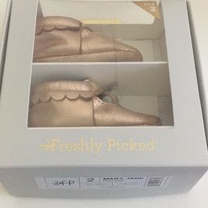 Gently used Freshly Picked